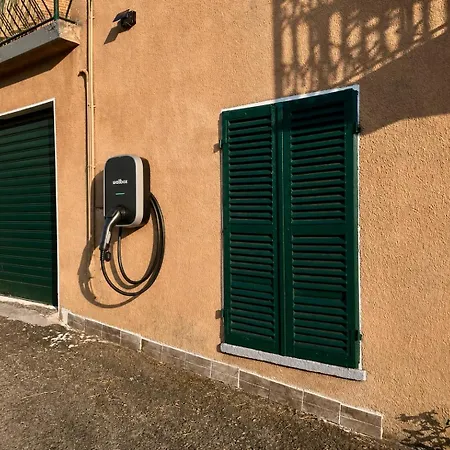 Relais La Monferrina Bed & Breakfast 4*