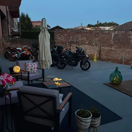 Relais La Monferrina Bed & Breakfast 4*